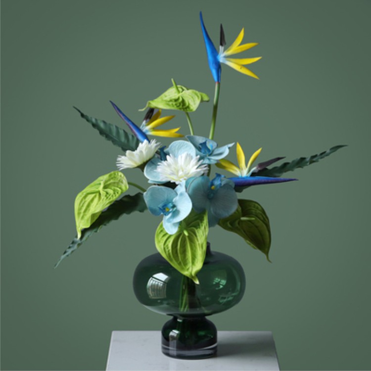 VASE AND ARTIFICIAL FLOWER